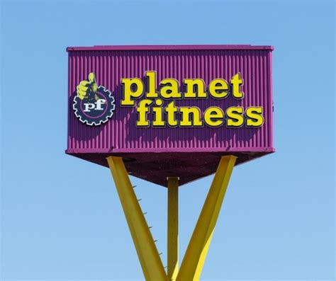 Does Planet Fitness Take Cash: Exploring Payment Options and Membership Flexibility